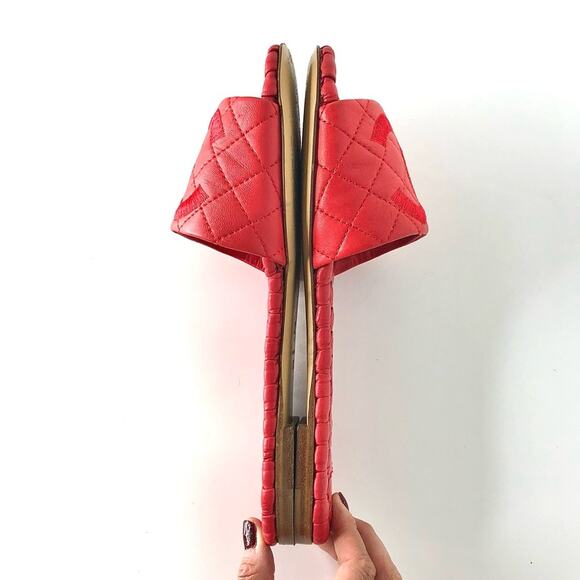 Chanel Interlocking CC Logo Red Quilted Lambskin Slip On Mules Slides 38.5 Flats - Picture 6 of 13